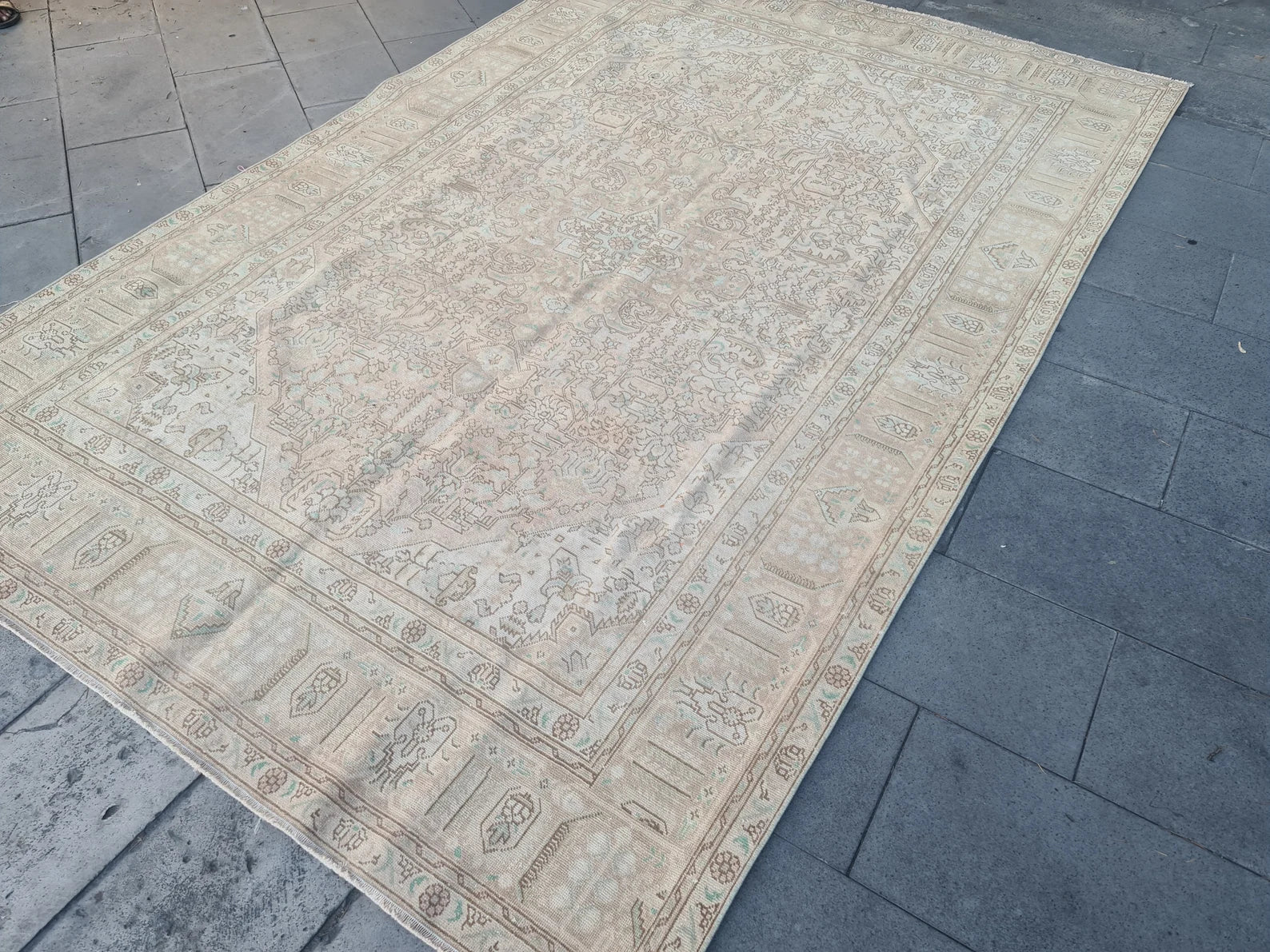 XL Vintage Turkish Accent Area Rug 6.3 x 9.7 ft