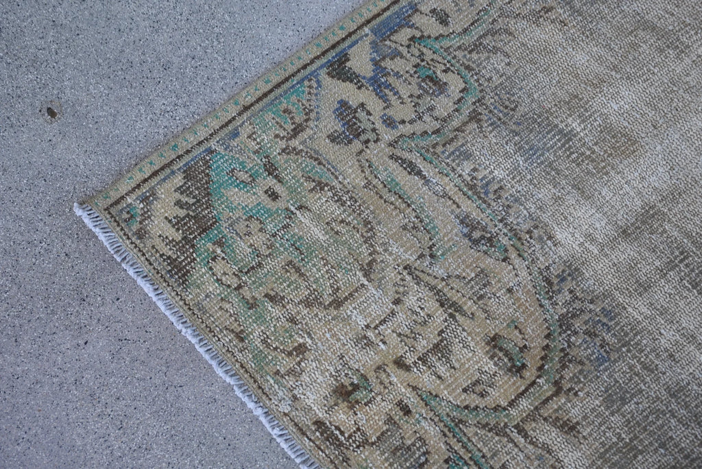XL Vintage Turkish Accent Area Rug 5.1 x 7.7 ft