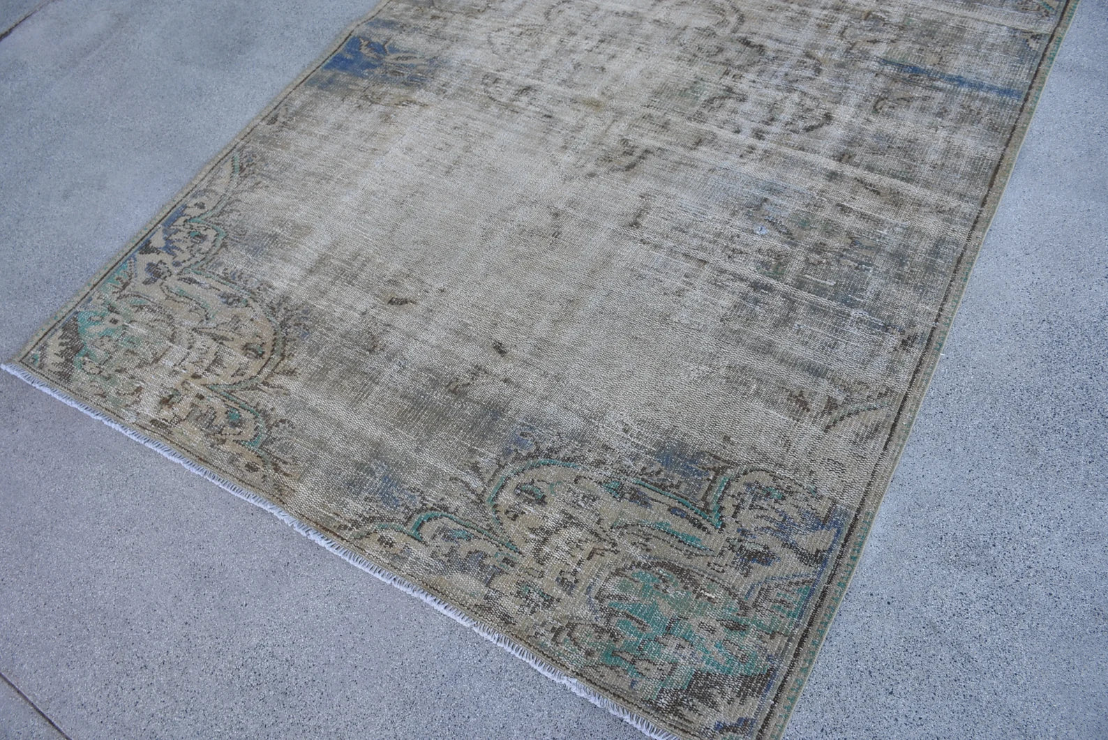 XL Vintage Turkish Accent Area Rug 5.1 x 7.7 ft