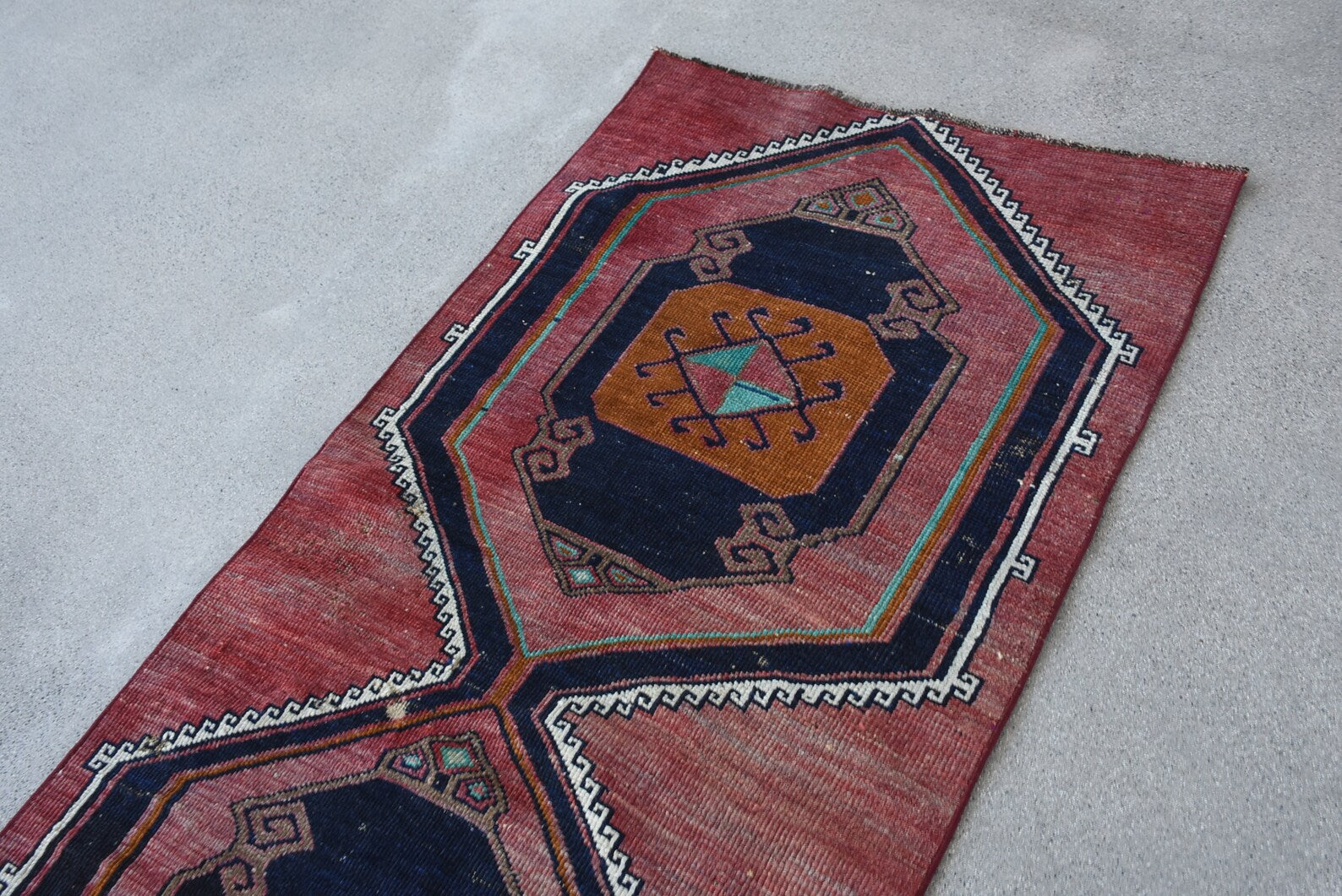Vintage Turkish Accent Area rug 2.7 x 5.8 ft
