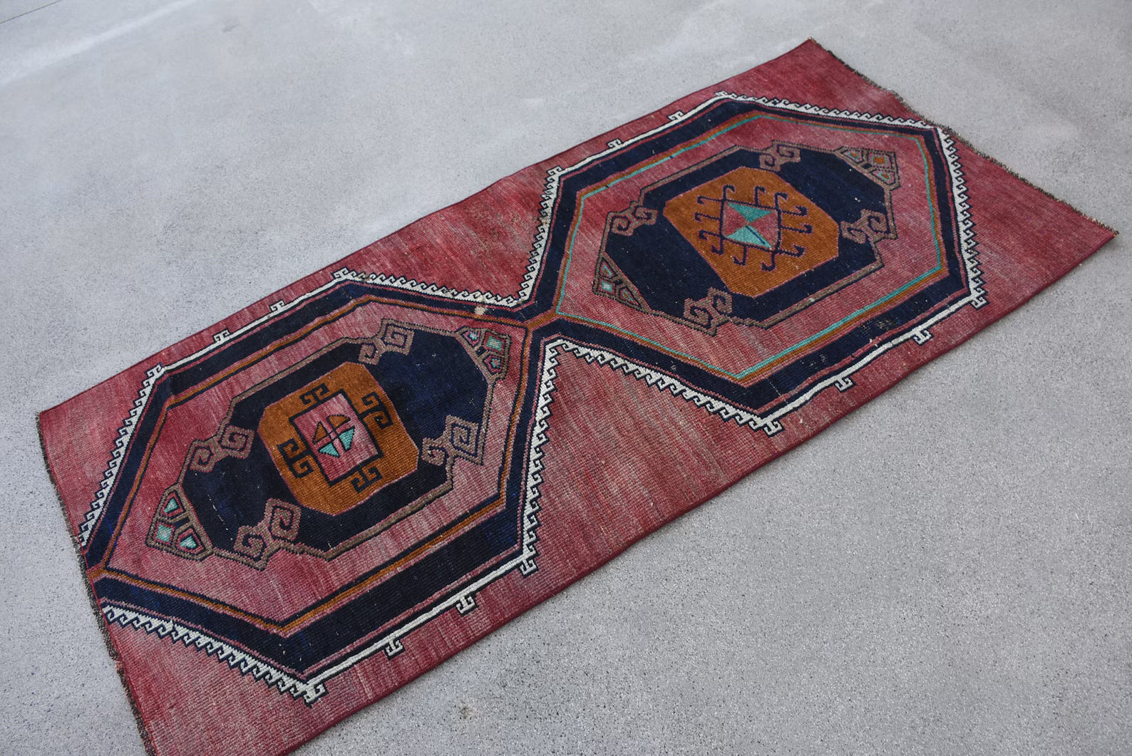 Vintage Turkish Accent Area rug 2.7 x 5.8 ft
