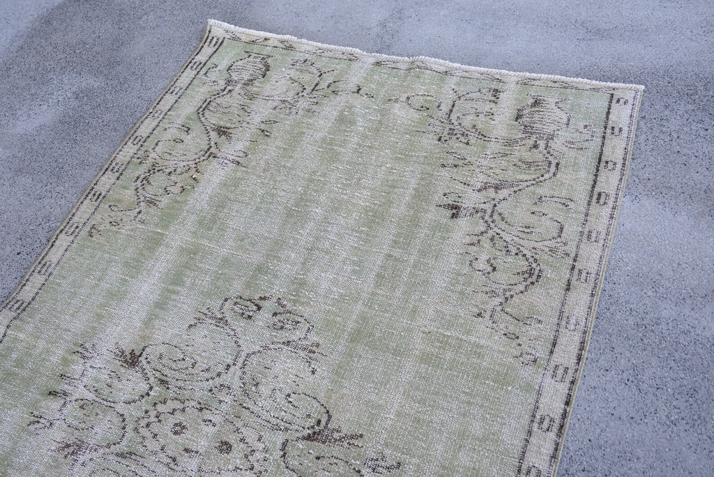 Vintage Turkish Accent Area rug 4.1 x 7.4 ft