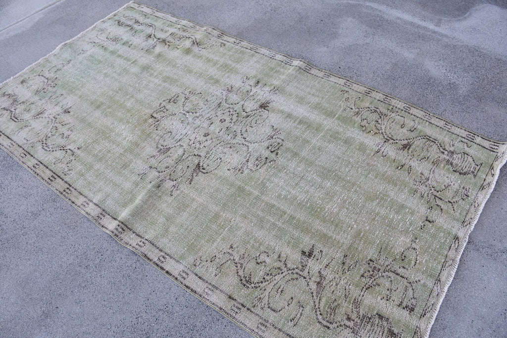 Vintage Turkish Accent Area rug 4.1 x 7.4 ft