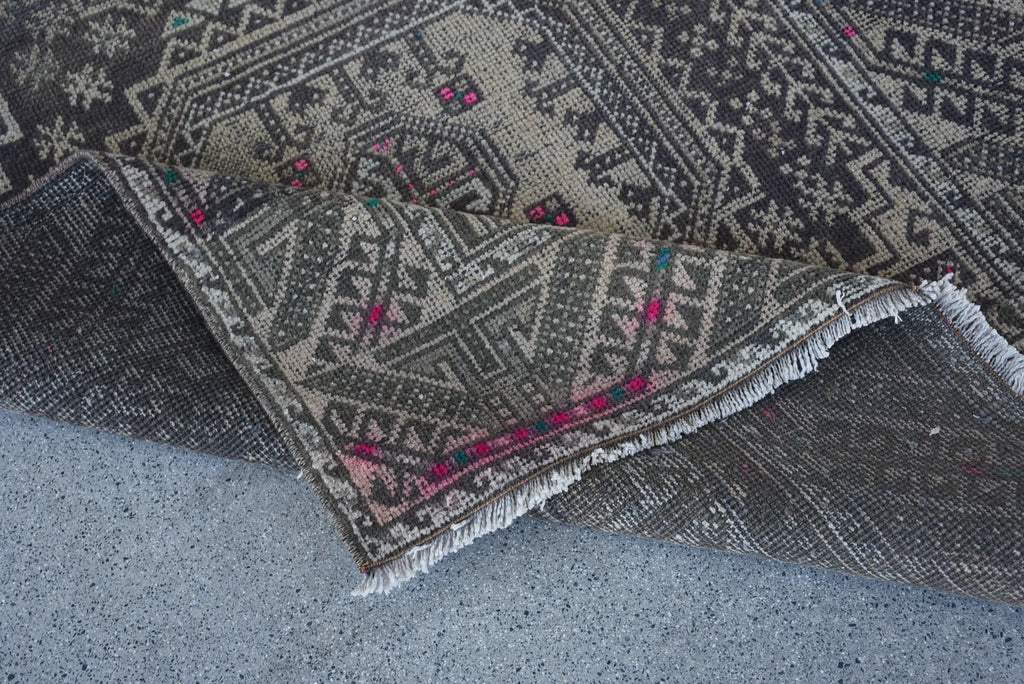 Vintage Persian Accent Area Rug 3.7 x 7.9 ft