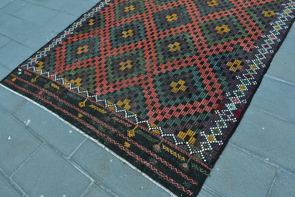 XL Vintage Turkish Accent Area Rug  6.5 x 8.9 ft