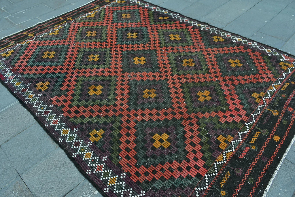XL Vintage Turkish Accent Area Rug  6.5 x 8.9 ft