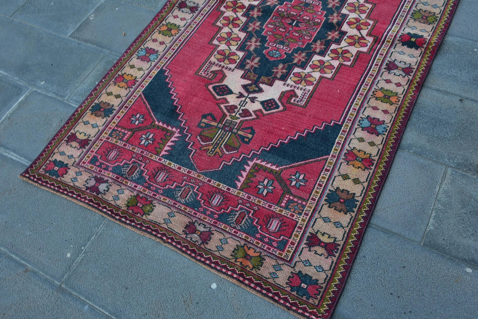 Vintage Turkish Accent Area rug 4 x 7.4 ft