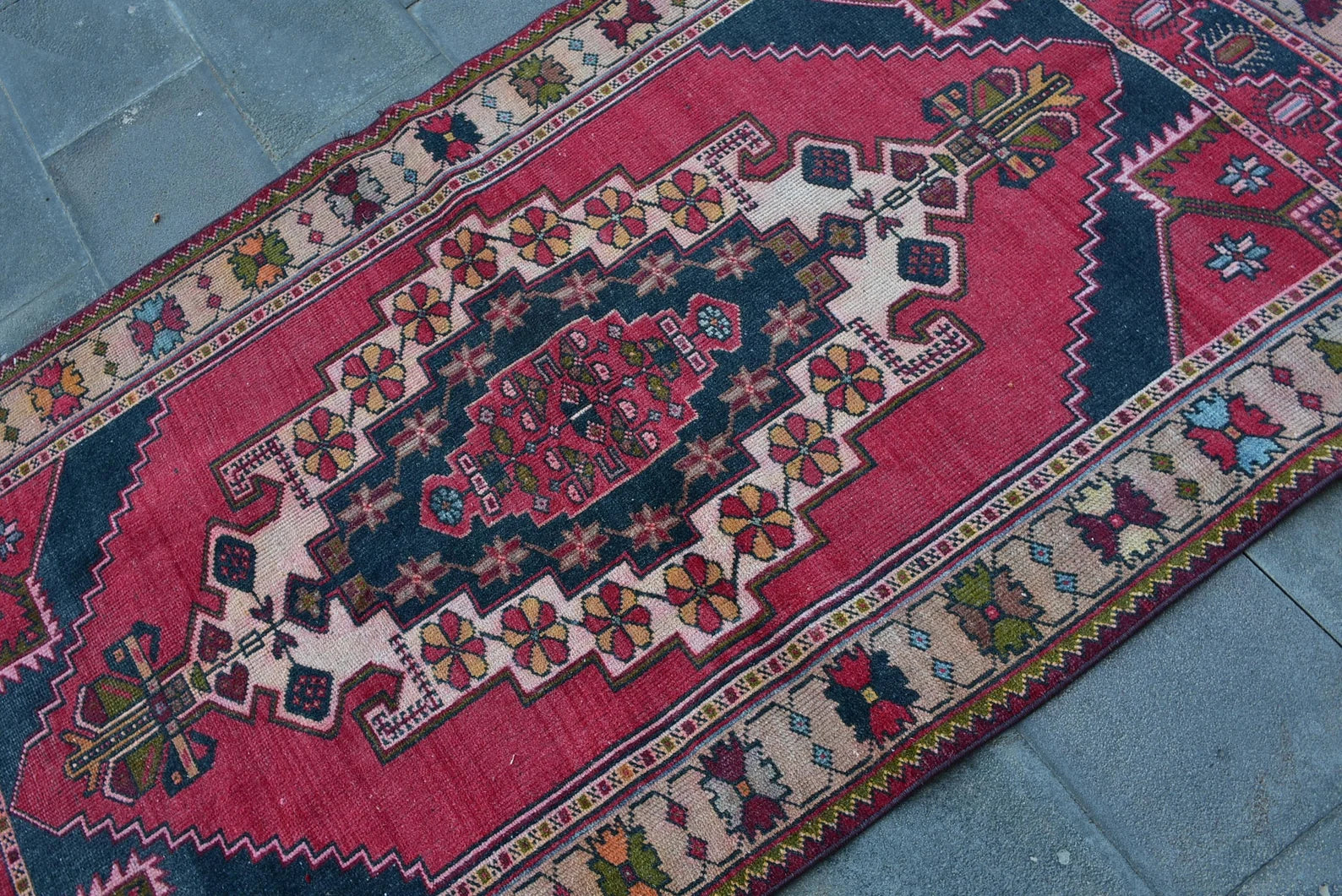 Vintage Turkish Accent Area rug 4 x 7.4 ft