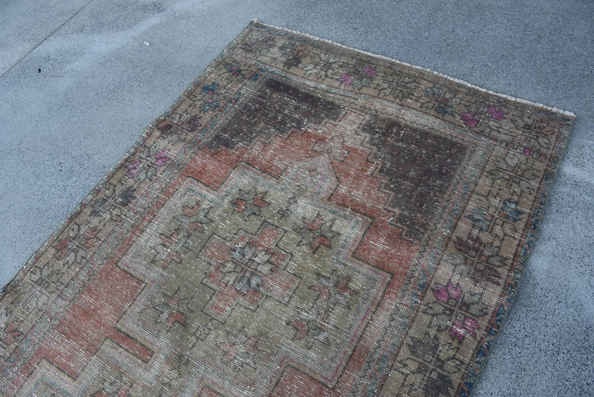 Vintage Persian Accent Area Rug 4.2 x 8.4 ft