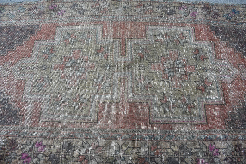 Vintage Persian Accent Area Rug 4.2 x 8.4 ft