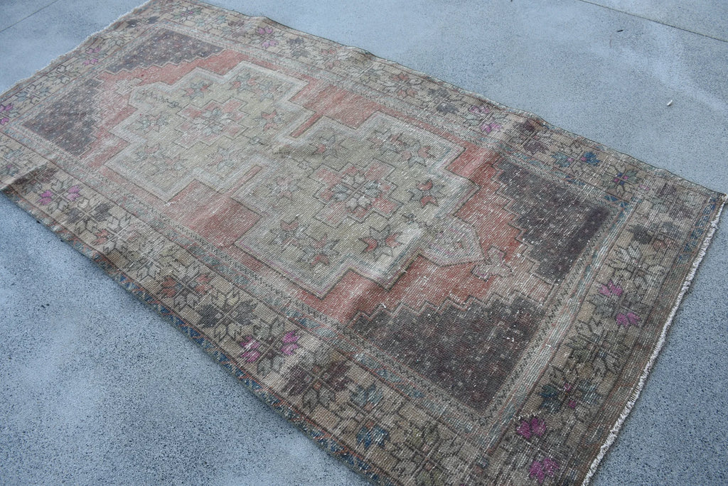 Vintage Persian Accent Area Rug 4.2 x 8.4 ft