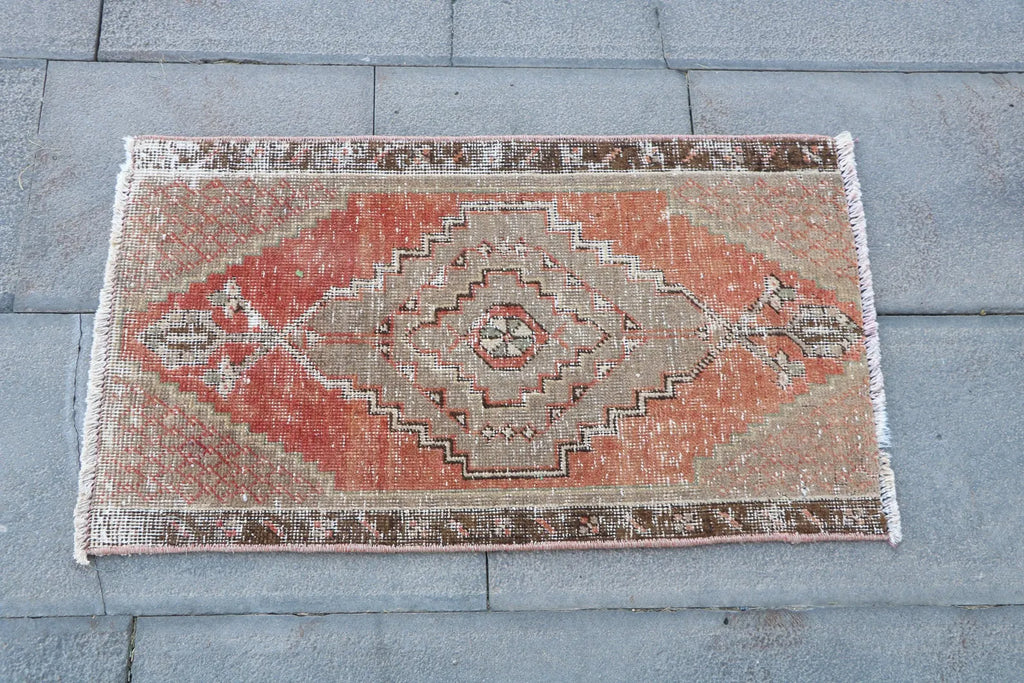 Vintage Turkish Mini Rug 1.5 x 2.5 ft
