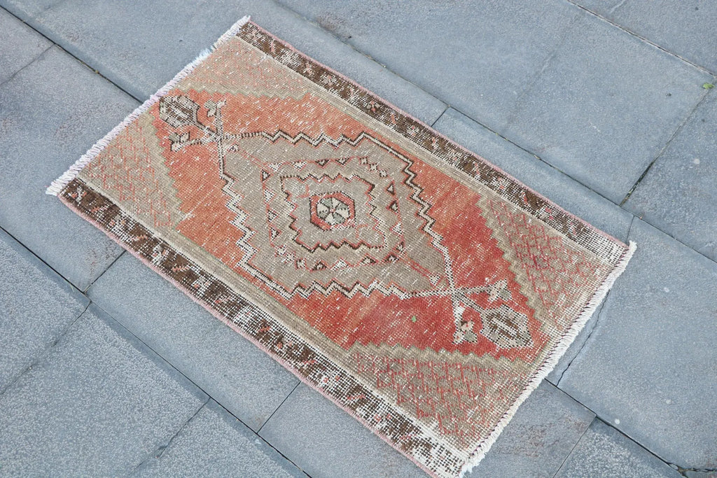 Vintage Turkish Mini Rug 1.5 x 2.5 ft