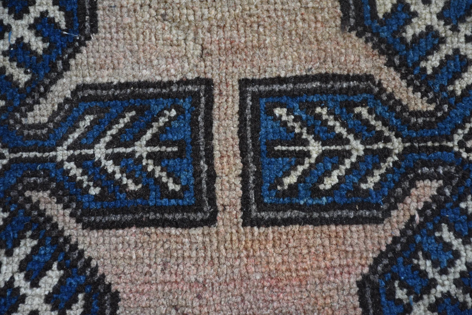 Vintage Turkish Accent Area rug 2.9 x 6.3 ft