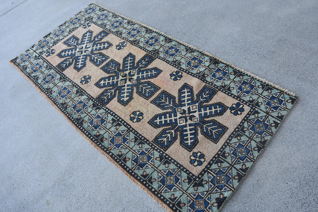 Vintage Turkish Accent Area rug 2.9 x 6.3 ft