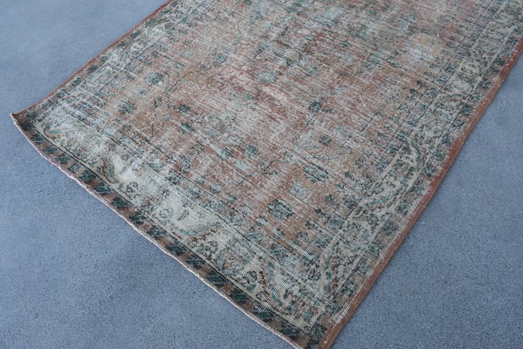 XL Vintage Turkish Accent Area Rug 5 x 8 ft