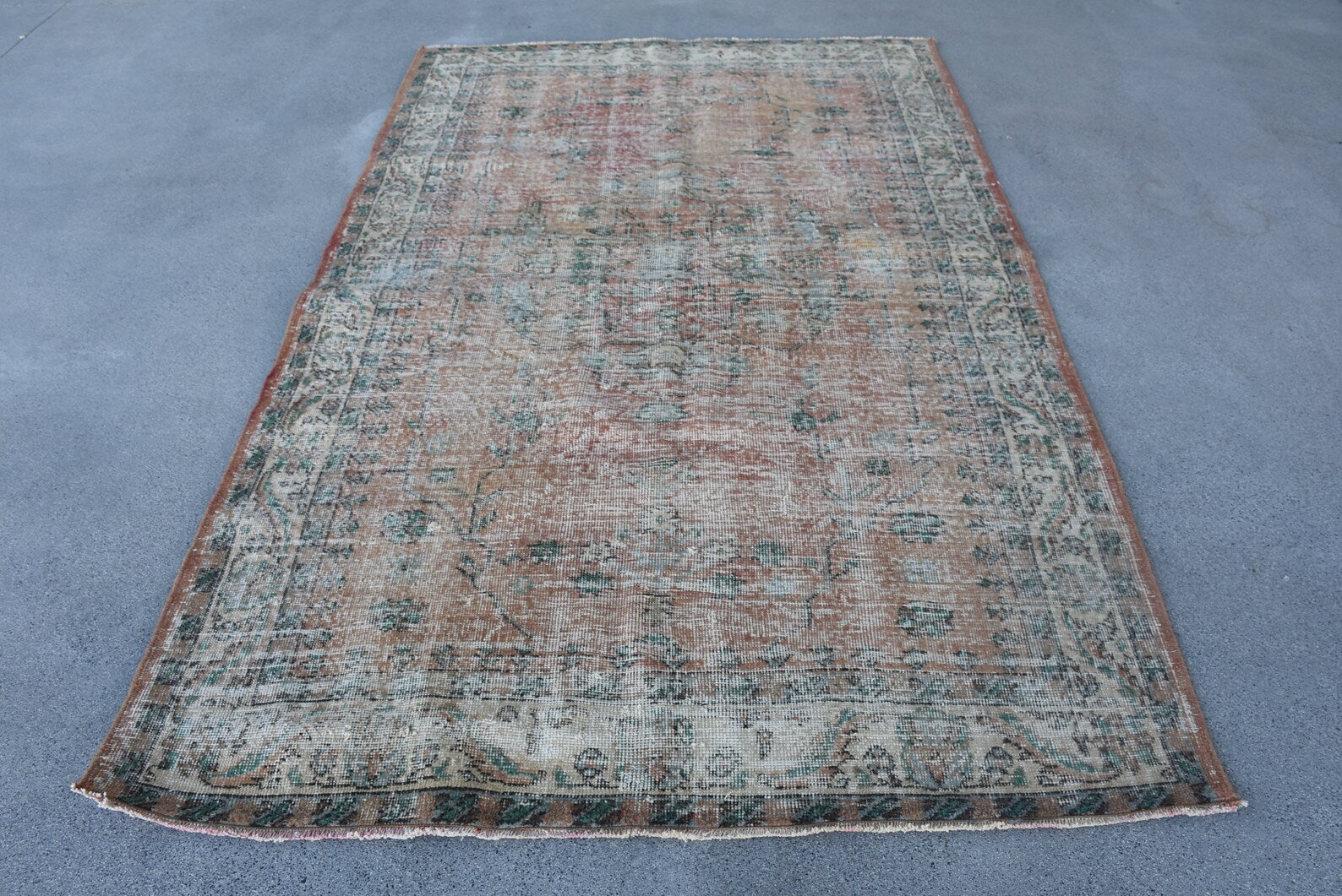 XL Vintage Turkish Accent Area Rug 5 x 8 ft