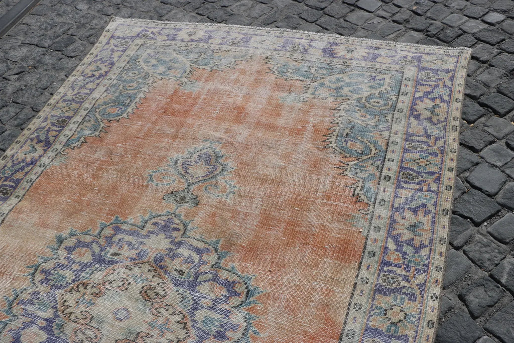 XL Vintage Turkish Accent Area rug 5.9 x 9.8 ft