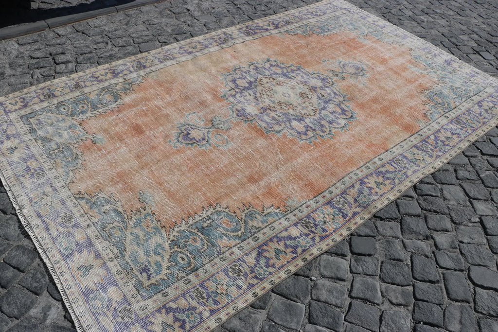 XL Vintage Turkish Accent Area rug 5.9 x 9.8 ft