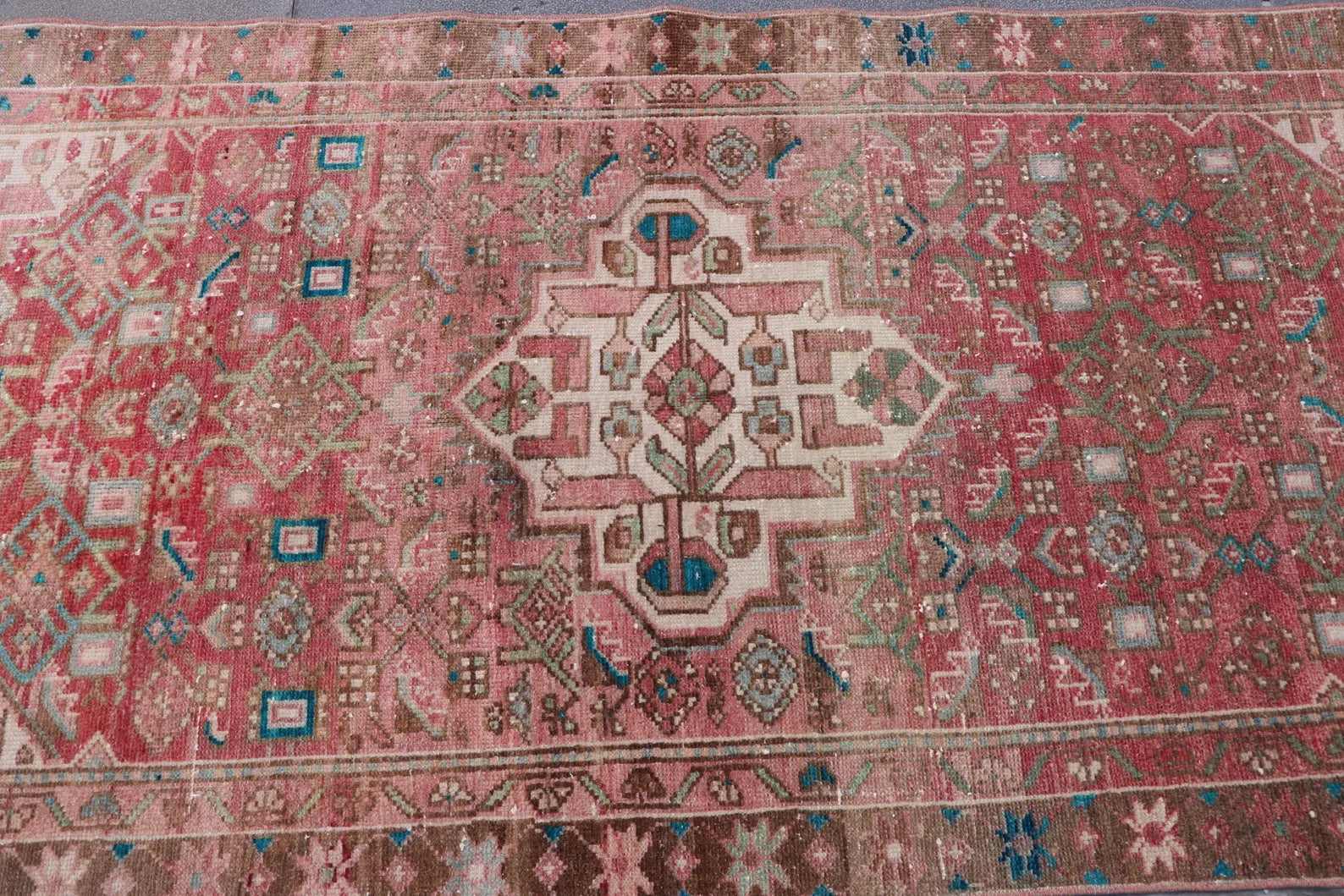 Vintage Persian Accent Area rug 3.2 x 6.2 ft