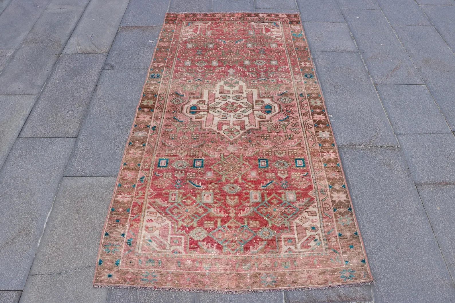 Vintage Persian Accent Area rug 3.2 x 6.2 ft