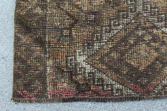 Vintage Turkish Accent Area rug 4.5 x 7.9 ft