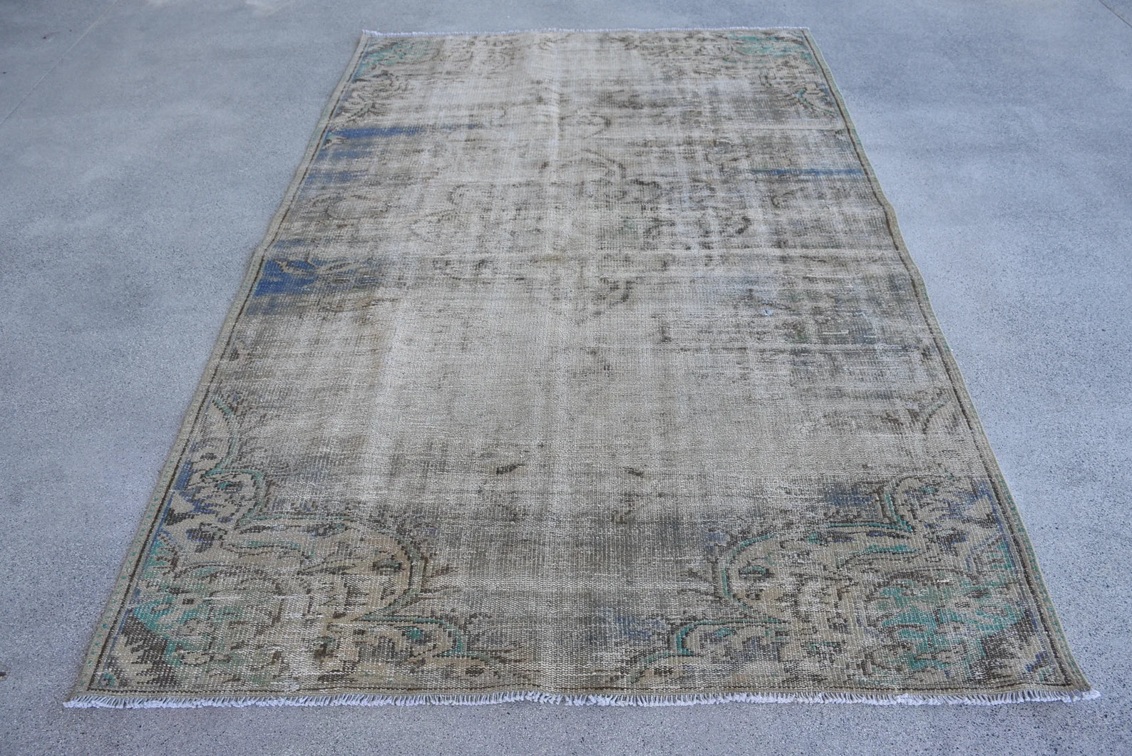 XL Vintage Turkish Accent Area Rug 5.1 x 7.7 ft