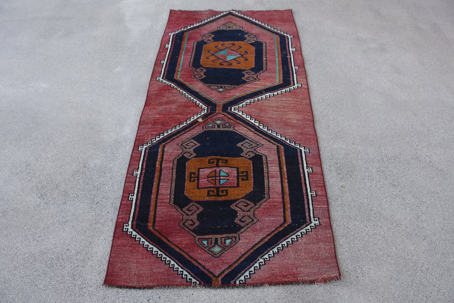 Vintage Turkish Accent Area rug 2.7 x 5.8 ft