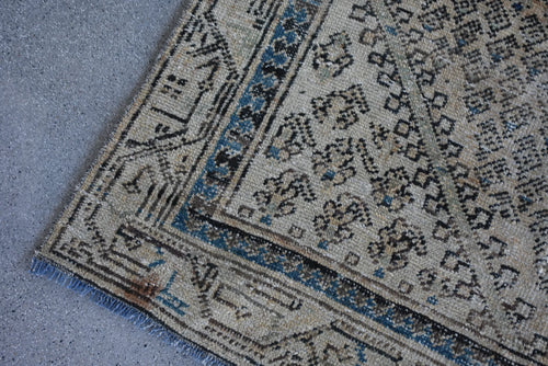 Vintage Persian Accent Area rug 3.9 x 6.2 ft