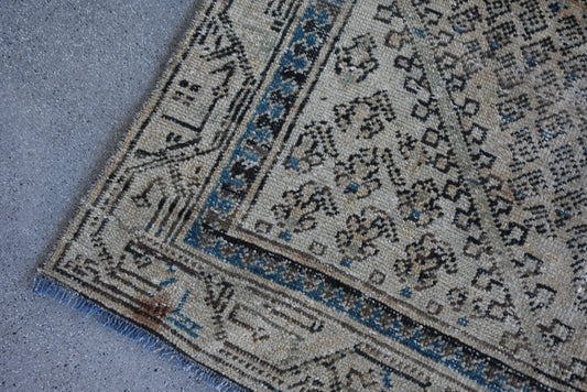Vintage Persian Accent Area rug 3.9 x 6.2 ft