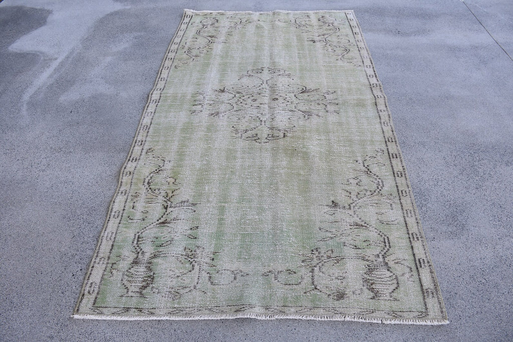 Vintage Turkish Accent Area rug 4.1 x 7.4 ft