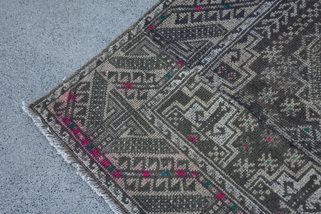 Vintage Persian Accent Area Rug 3.7 x 7.9 ft