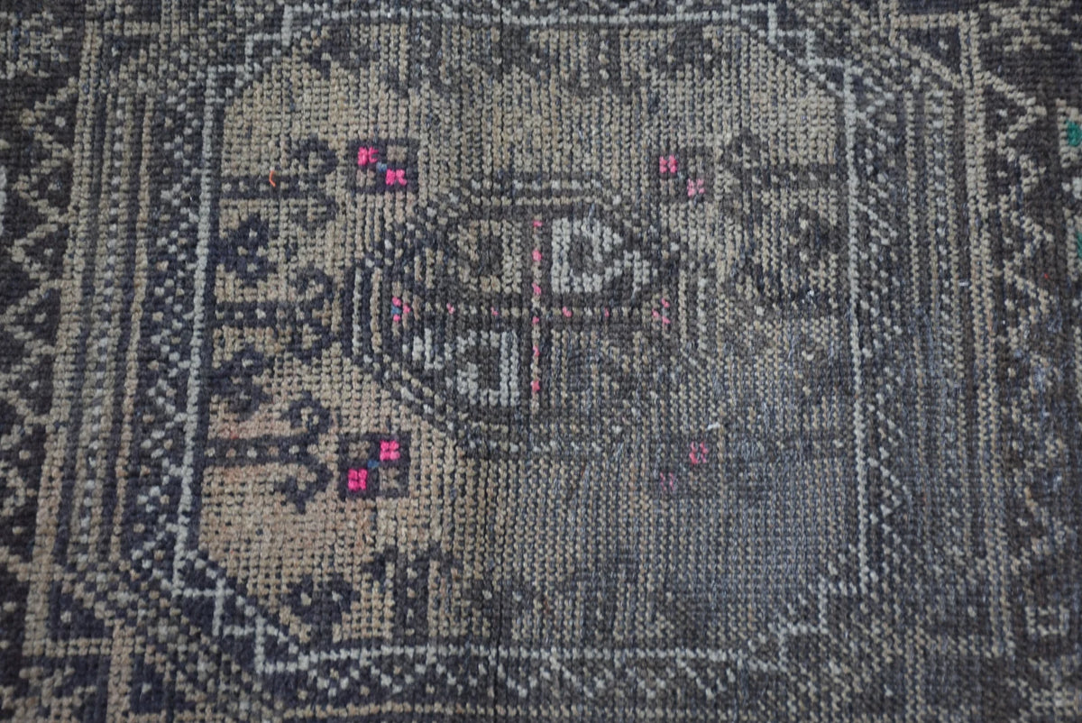 Vintage Persian Accent Area Rug 3.7 x 7.9 ft