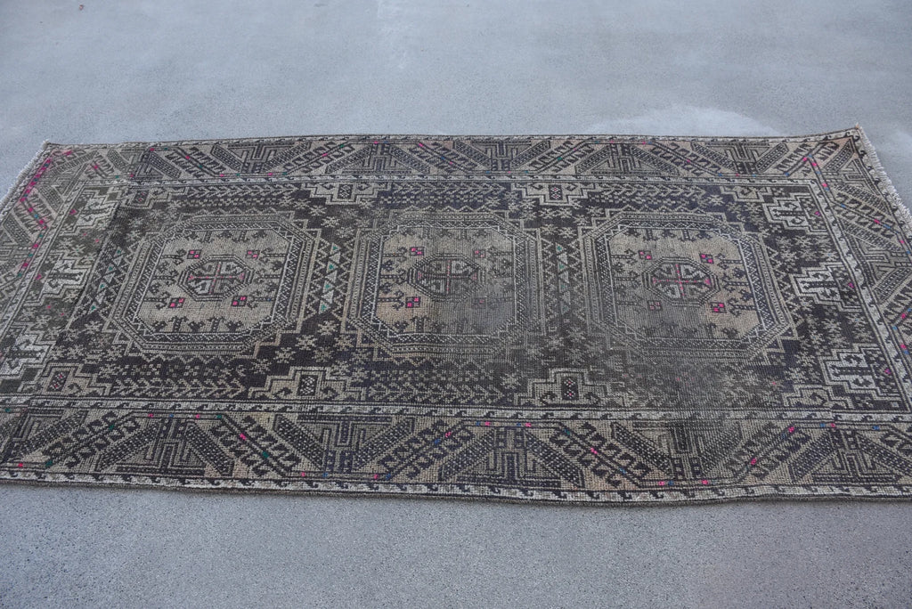 Vintage Persian Accent Area Rug 3.7 x 7.9 ft