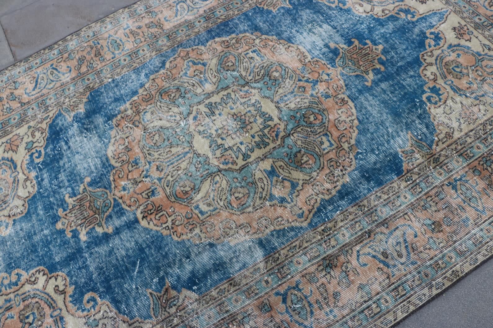 XL Vintage Turkish Accent Area Rug 4.9 x 8.4 ft