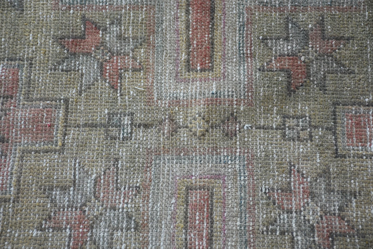 Vintage Persian Accent Area Rug 4.2 x 8.4 ft