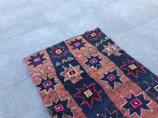Vintage Turkish Accent Area rug 2.6 x 5.6 ft