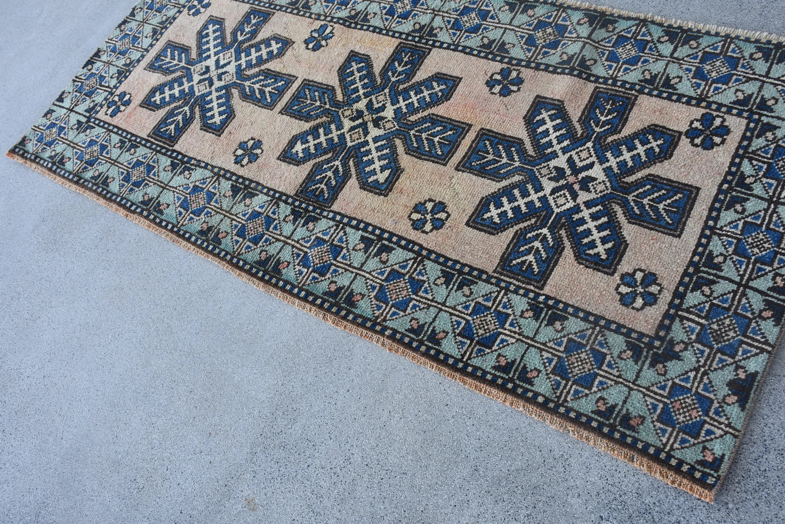 Vintage Turkish Accent Area rug 2.9 x 6.3 ft