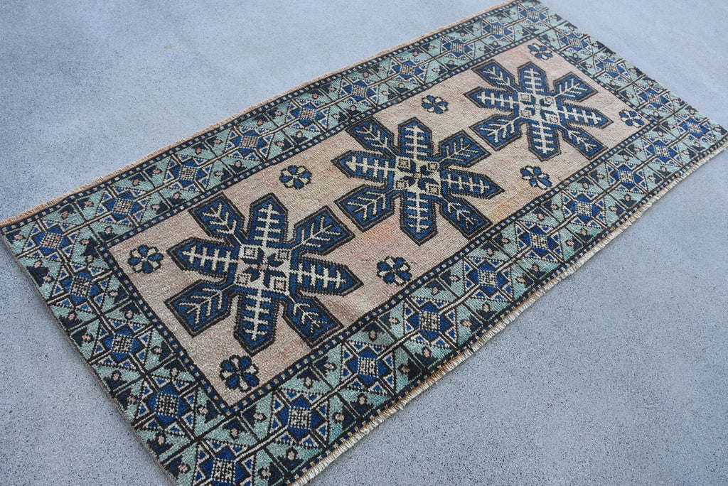 Vintage Turkish Accent Area rug 2.9 x 6.3 ft