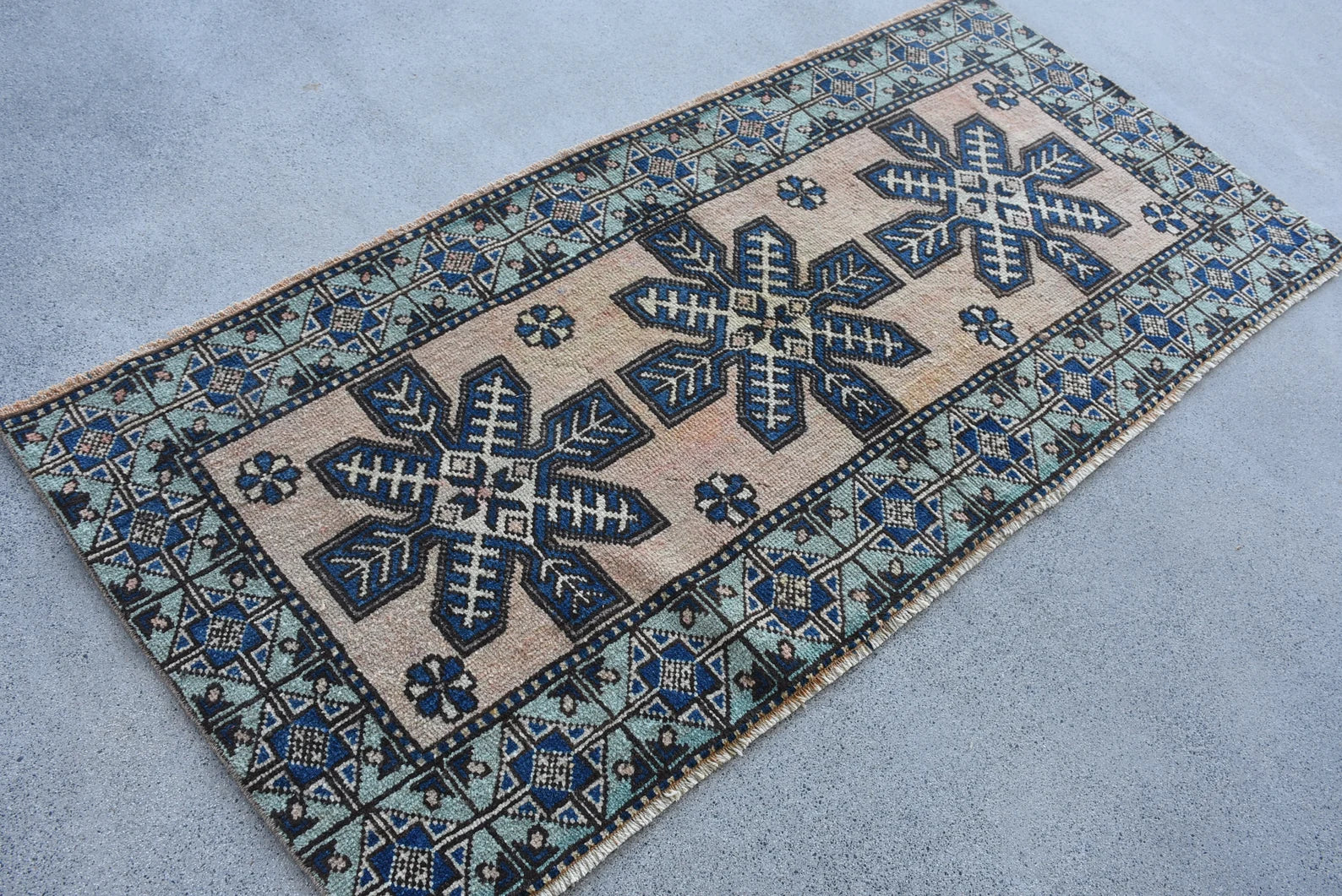 Vintage Turkish Accent Area rug 2.9 x 6.3 ft