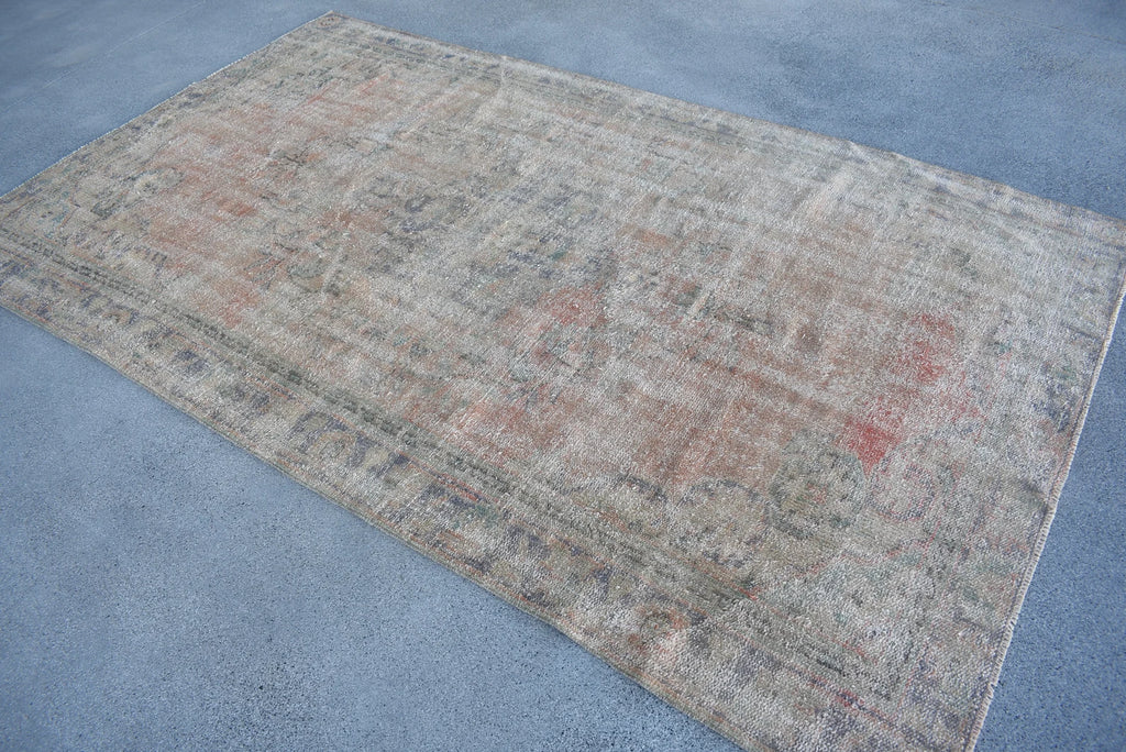 XL Vintage Turkish Accent Area Rug 5.3 x 8.8 ft
