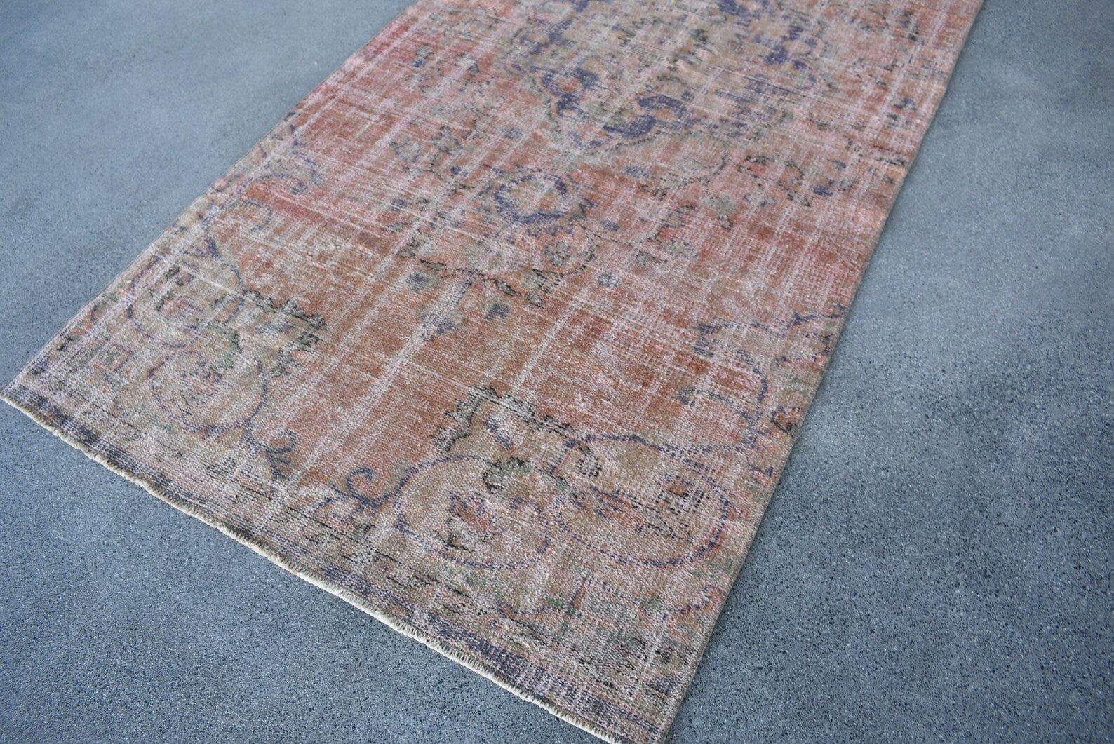 Vintage Turkish Accent Area rug 4.1 x 8.8 ft