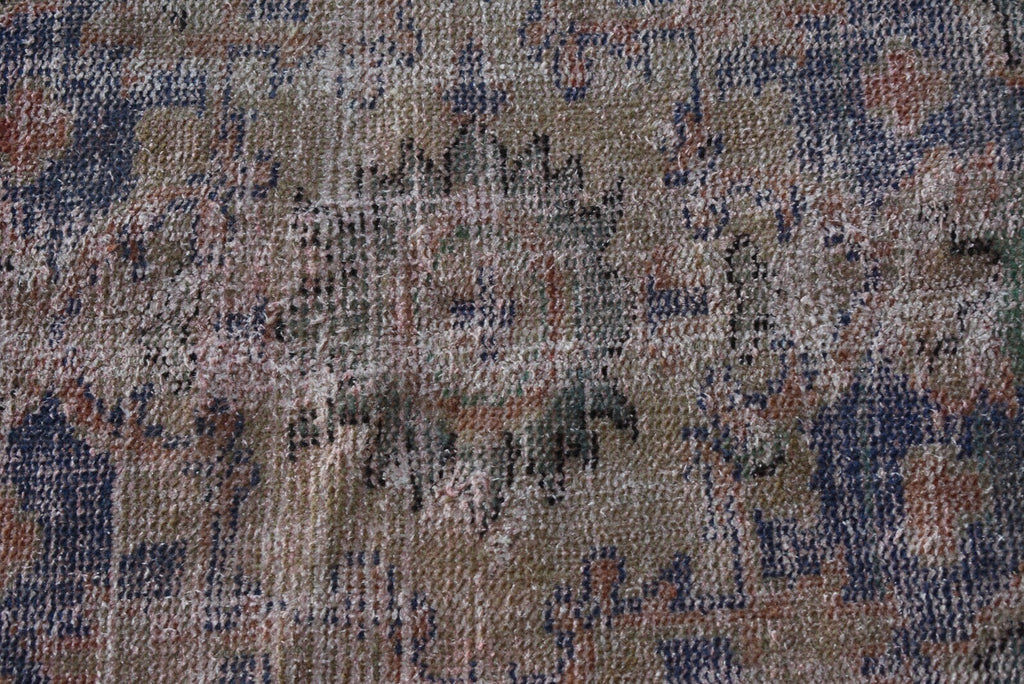 Vintage Turkish Accent Area rug 4.1 x 8.8 ft