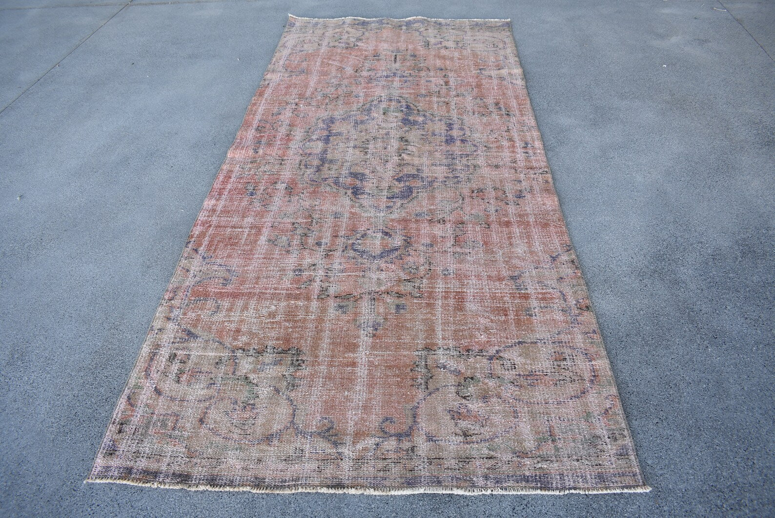 Vintage Turkish Accent Area rug 4.1 x 8.8 ft