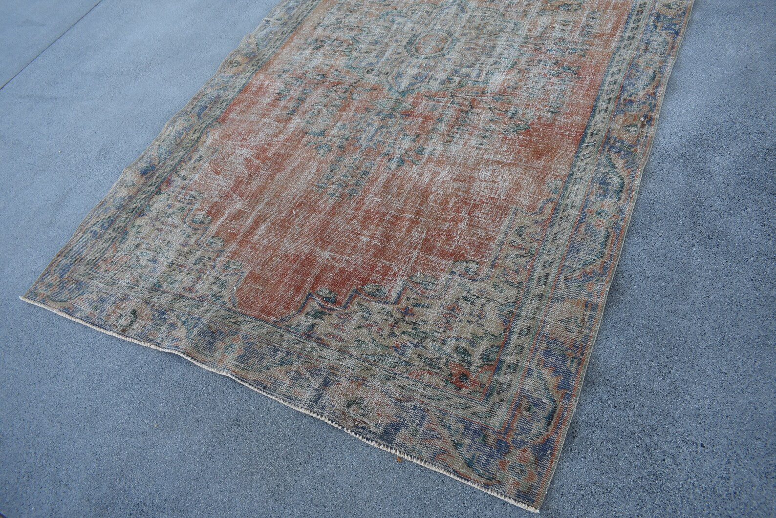 XL Vintage Turkish Accent Area Rug 5.1 x 8.8 ft