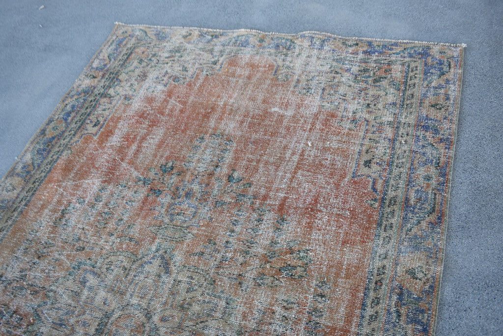 XL Vintage Turkish Accent Area Rug 5.1 x 8.8 ft