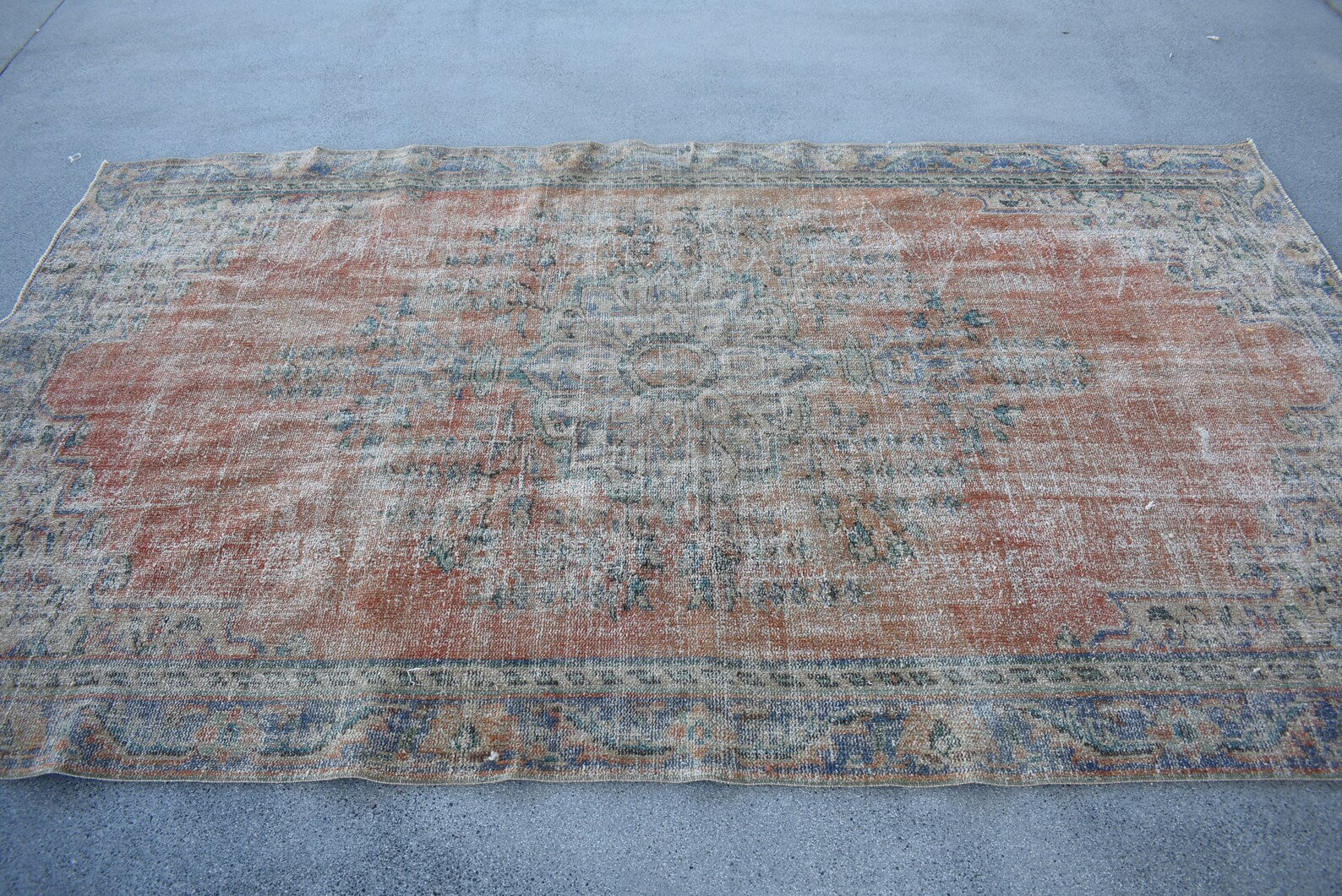 XL Vintage Turkish Accent Area Rug 5.1 x 8.8 ft