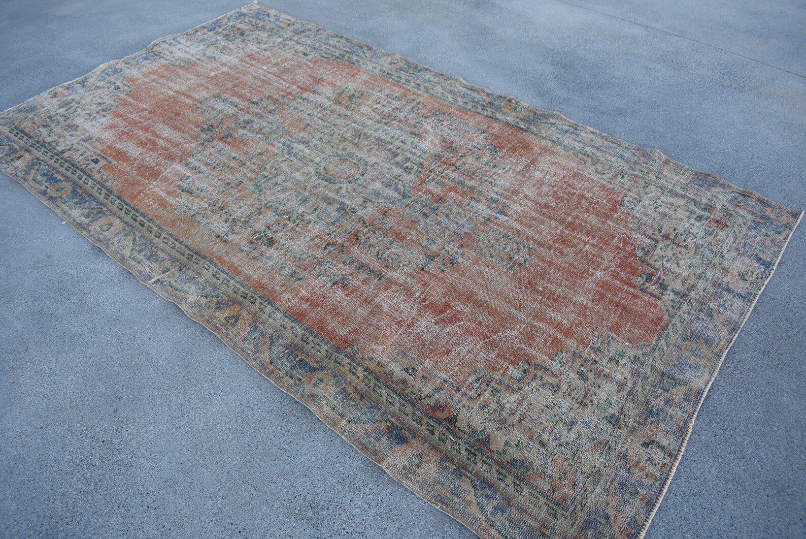 XL Vintage Turkish Accent Area Rug 5.1 x 8.8 ft