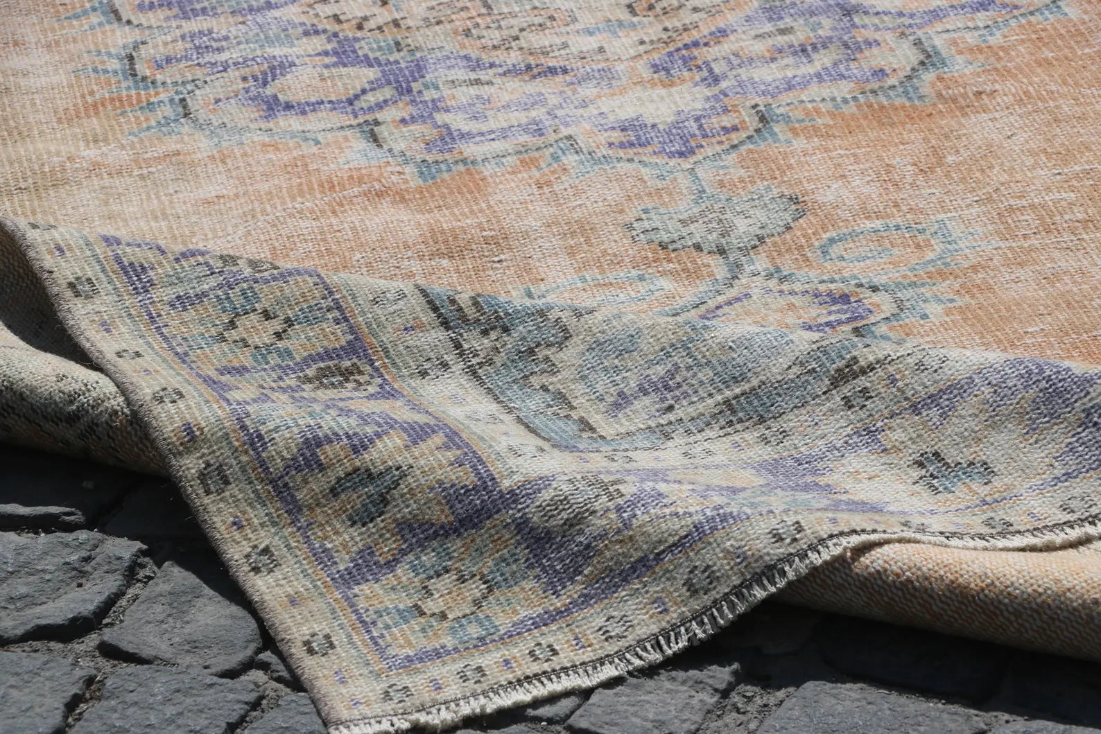XL Vintage Turkish Accent Area rug 5.9 x 9.8 ft