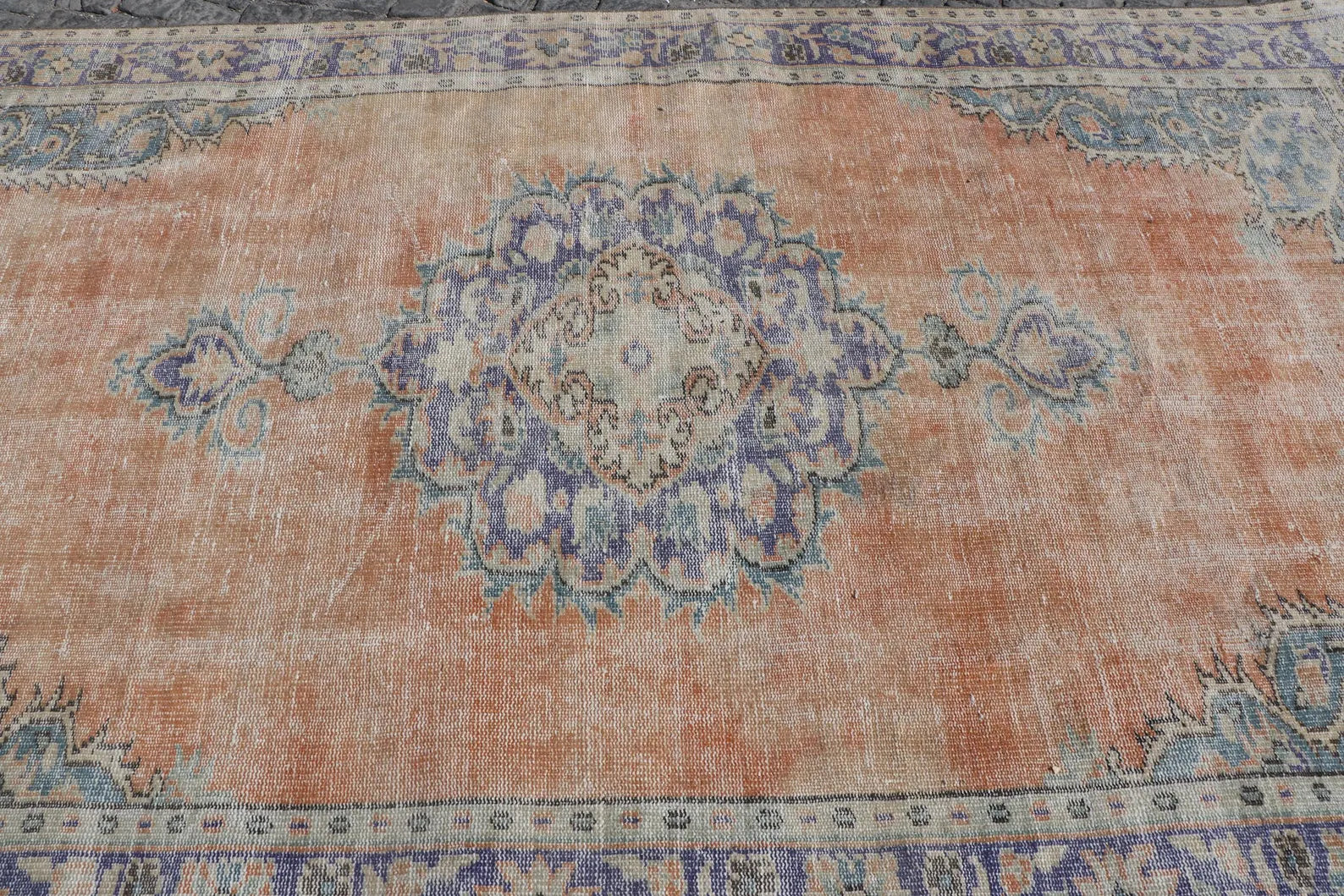 XL Vintage Turkish Accent Area rug 5.9 x 9.8 ft
